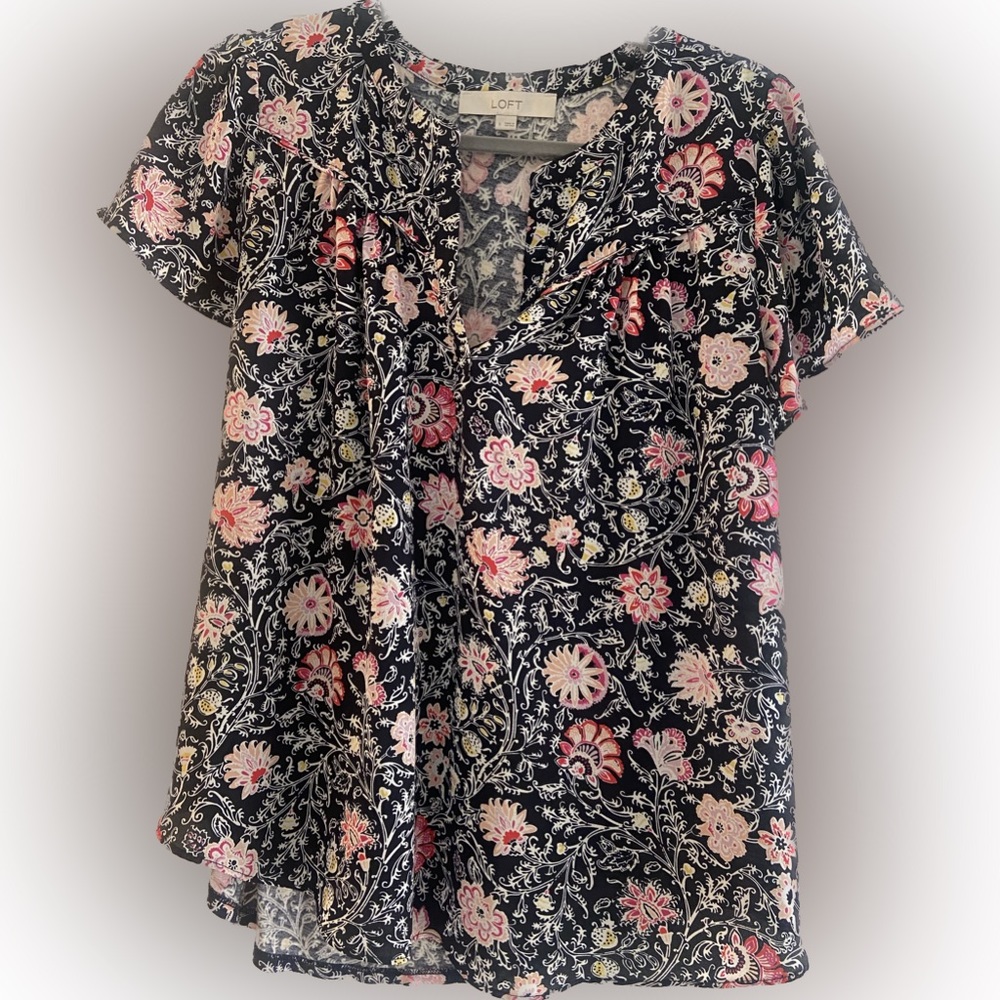 LOFT size small Rayon blouse. Perfect for spring summer days or work.